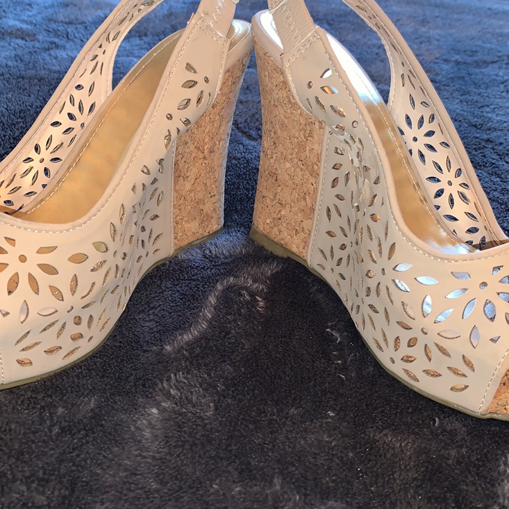 Open Toe Wedges - Picture 7 of 8